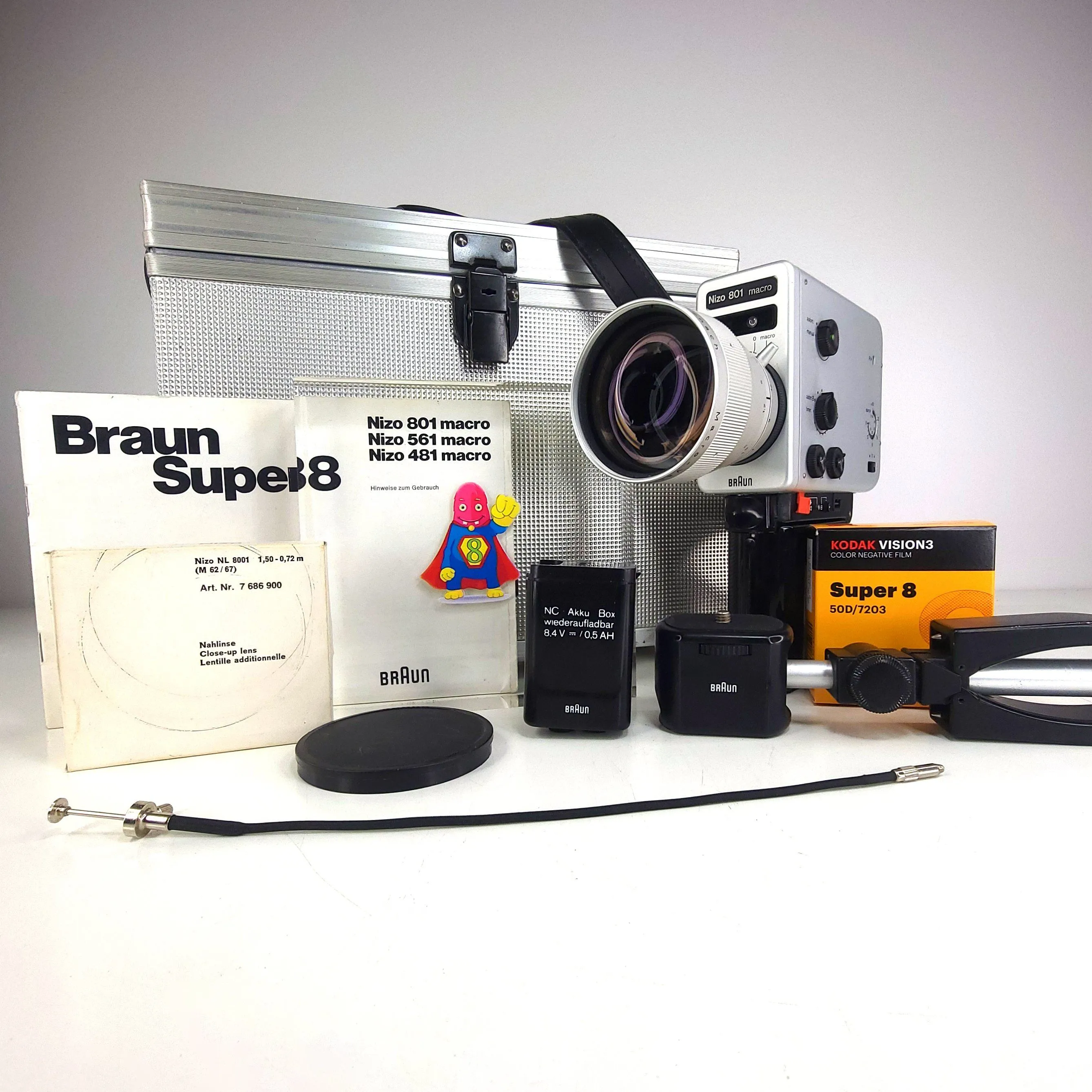 Nizo 801 Macro Super 8 Camera Ultimate Bundle